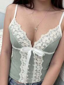 Camiseta de tirantes finos elegante de mujer con encaje bordado y parches, de tela de jacquard de punto de unicolor.Camiseta elegante y casual para vacaciones de verano - verde menta - Ver 4
