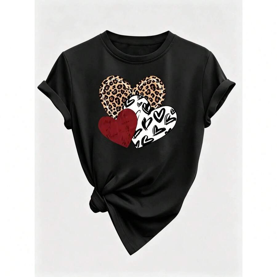 Playera Heart Vibes: Estampado Leopardo & Cuadros – Camiseta Streetwear Aesthetic – Diseño Casual Moderno - Negro - Ver 1