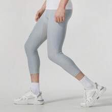 Under Armour Quần lửng tập luyện thể dục HeatGear dành cho nam, thích hợp cho bóng rổ, chạy bộ và các hoạt động thể thao khác. - Bạc - Xem 2