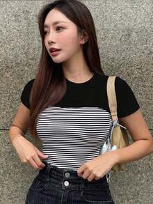 Camiseta estampada de rayas 2 en 1, top corto para mujeres - Negro - Ver 4