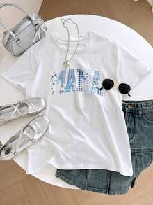 1 Piece Of Pure Cotton T-Shirt With Blue Floral Print "Mom", Blue And White Patchwork Print Design, Graphic Birthday Print For Mom, Women's Blouse, Short Sleeve Round Neck T-Shirt For Everyday Wear, Mother's Day Gift, 180g 100% Cotton. - 白色 - 查看 2