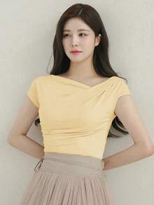 Camiseta de manga corta ajustada con cuello asimétrico y fruncido, de unicolor, para salir, para mujer de verano - Amarillo - Ver 5
