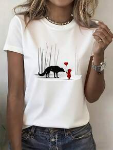 Short-Sleeved T-Shirt With A Little Red Riding Hood And The Wolf Print In A Dark Fairy Tale Style. Casual And Versatile, Fitted And Comfortable, Plus-Size Loose Fit With Half Sleeves That Can Be Worn Alone Or Under Other Garments. Suitable For Everyday Outdoor Activities. - 白色 - 查看 1
