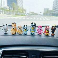 8 pezzi Bluey Bingo Figures Famiglia Kawaii Articolazioni mobili Figurine Giocattolo Cartone Animato Modello PVC Decorazione, Accessori per interni auto e ornamenti per auto, Accessori per interni auto, Ornamenti per auto, Forniture per feste e festa, Regali per feste, Molto adatto per festival, fan e regali, Perfetti regali per feste e vacanze (stile casuale) - A - Visualizzare 3