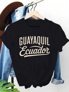 Camiseta Deportiva Casual para Mujer - Camiseta Negra de Cuello Redondo con Texto Estilizado en Blanco GUAYAQUIL Ecuador. Elástica, lavable aáquina y apta para todas las estaciones, con un ajuste cómodo para un estilo deportivo y casual. - Negro - Ver 6
