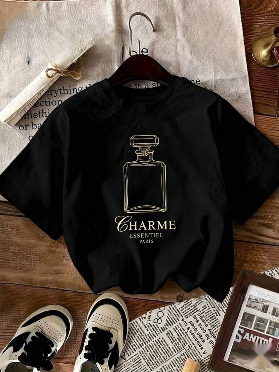 Comfortable Print. 1 Piece Of Plus-Size Women's Summer Clothing, Everyday T-Shirt With "Essence Of Charm Paris" Perfume Bottle Print, Stylish Women's Clothing, Style: Round Neck, Short Sleeve, Loose Fit, A Gift For Yourself/Family/Partner/Friends, Breathable Cotton Top. Simple And Casual Summer Top. - 黑色 - 查看 1