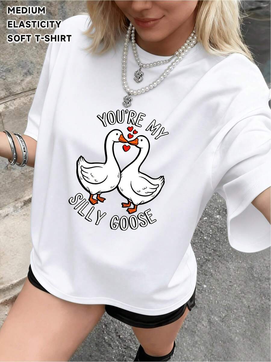 Women's Casual Short-Sleeved T-Shirt, Soft And Modern Y2K Style, With A Fun Print Of Two Facing White Geese, Decorated With A Red Heart And The Phrase "YOU'RE MY SILLY", Fashionable Urban Style Short-Sleeved T-Shirt, Elegant Blouses For Ladies. - 白色 - 查看 1