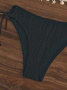 Swim Set de 2 piezas de Top halter y Bottom de bikini en forma de triángulo "V" con decoración de concha y estampado floral de color albaricoque para mujer en vacaciones de verano en la playa - Negro - Ver 4