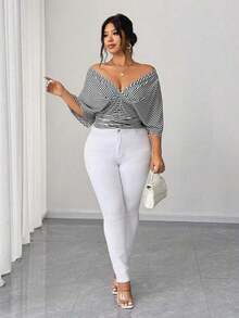 Vestido tipo camisa sin mangas a rayas azul de talla grande, cintura entallada, versátil y elegante - Blanco y Negro - Ver 4