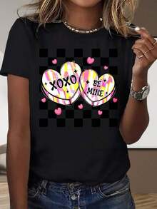 Camiseta de manga corta negra y blanca para el hogar y el exterior, con estampado gráfico de corazones de San Valentín, Xoxo Be Mine y patrón a cuadros, para mujer, top casual de moda, regalo para fiestas y vacaciones. - Negro - Ver 5