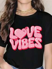 Women's T-Shirt - Love Vibes Pink Leopard Print T-Shirt For Women, For Valentine's Day, Cute And Romantic, With Heart Design And Arrow Detail, Crew Neck T-Shirt For Casual Wear And Party Gifts. - 黑色 - 查看 7