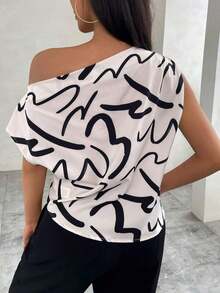 Blusa de mujer con estampado floral, cuello asimétrico y manga corta - Blanco y Negro - Ver 2