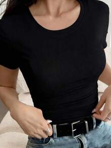 Camiseta de manga corta minimalista de unicolor para mujer, uso casual de todos los días en verano - Negro 2 - Ver 2