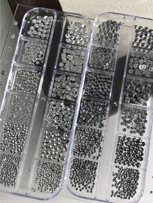 12格3D圓形金屬鉚釘龐克復古合金十字美甲裝飾，Y2K哥德風黑色與銀色十字美甲DIY時尚美甲配件美甲飾品 - 彩色 - 查看 4