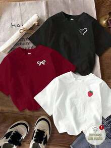 Women's One-Piece Set Consisting Of A Short-Sleeved Crew Neck T-Shirt With A Simple And Casual Design Featuring Hearts, Bows, And Strawberries. Made From 100% Cotton With A 220-Gram Cotton Weight, This Women's Short-Sleeved Crew Neck T-Shirt Offers A Soft And Comfortable Feel, Making It Suitable For Spring, Summer, Autumn, And Winter Wear. It's Versatile Enough For Fitness Workouts, Everyday Wear, Vacations, School, The Office, Meetings, And Other Appropriate Occasions. Suitable For Both Women And Men, Perfect For Summer. Available In Black, White, And Beige. - 黑色 - 查看 7