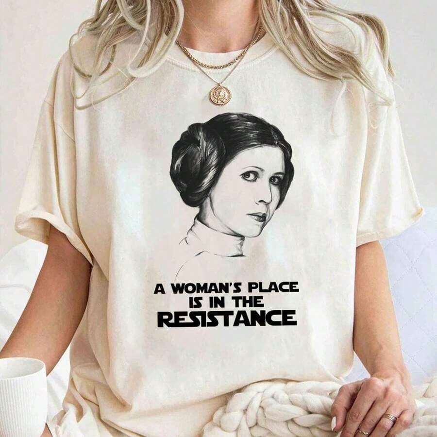2026 New Cotton Shirt R 90s S1star Princesse, A Woman's Place Is In Resistance, Birthday Gift Adult Toddler T1EE220G 220g Cotton Work Shirt Comfortable For Long Days. Suitable For All Types Of People, Whether Women Or Men. Durable High-Quality Fabric, Suitable For All Seasons, Soft To The Touch, Yet Durable. Breathable Tops. Women's Autumn Sets. Women's Vacation Sets - 白色的 - 查看 1