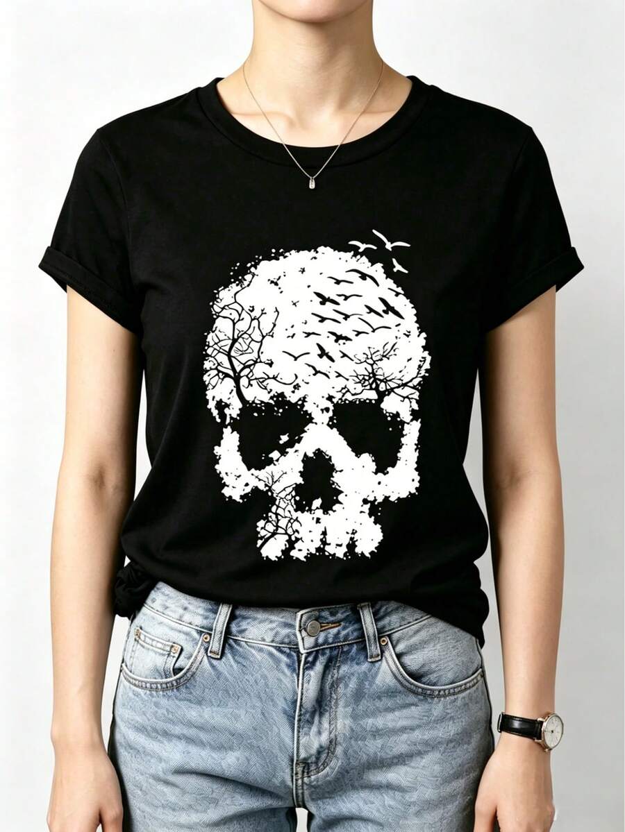 Women's Short-Sleeved T-Shirt With A Skull Print Featuring Trees And Birds, A Round Neck, Ideal For Everyday Wear, Casual Outings, Weekend Activities, And Vacations. Its Casual And Alternative Style Is Perfect For Spring And Summer. Shipping Available In Mexico. - 黑色 - 查看 1