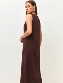 Sleeveless Dress With Round Neck And Zipper, Elegant Summer Style 2026 For Women - Brown - View 4
