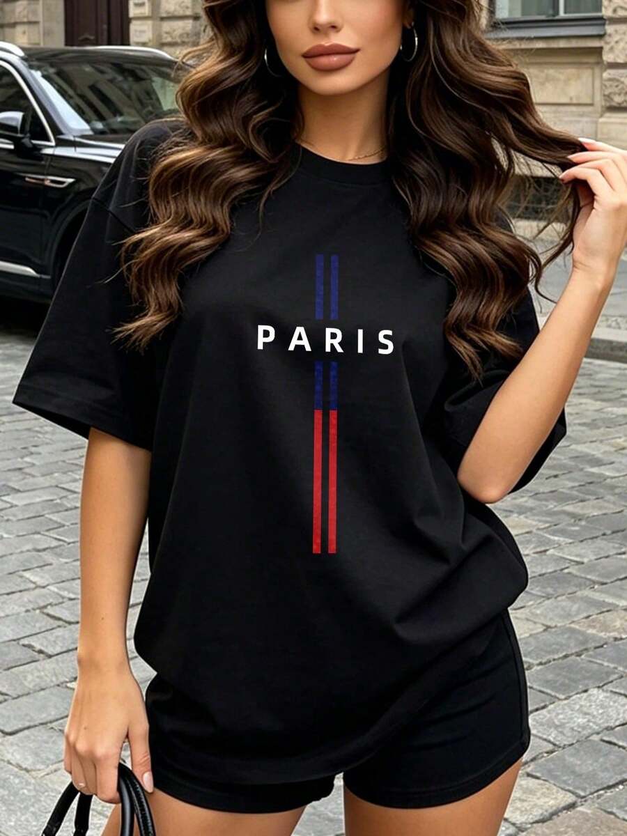 Camiseta de manga corta con cuello redondo suave y casual para mujer, el estampado gráfico de la bandera de París, Francia, es perfecto para el uso diario casual. Negro. - Negro - Ver 1