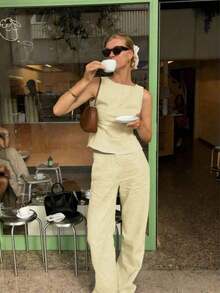 Conjunto de 2 piezas de verano para mujer, top sin mangas de color azul claro combinado con pantalones de pierna ancha, diseño minimalista de unicolor, adecuado para uso casual y salidas, pantalones con diseño de botón oculto y cremallera trasera, tela ligera y transparente elegante - Amarillo - Ver 1