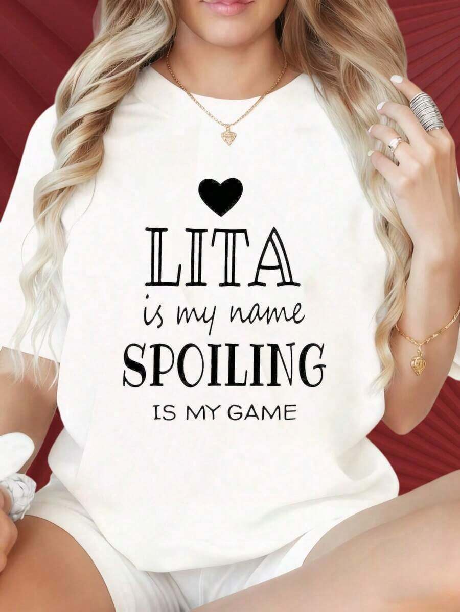 Women's Round-Neck, Short-Sleeved T-Shirt With A Fun Print Featuring The Graphic Design "Lita Is My Name, Pampering Myself Is My Game" In A Heart Shape. This Casual, Loose-Fitting Black T-Shirt Is Perfect As A Fashionable Garment. Suitable For Christmas Parties, Sports Activities, Holiday Parties, Outings, And Other Festive Gifts (220g). Women's Blouses - 白色 - 查看 1