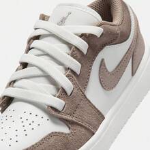 Giày bóng rổ JORDAN 1 LOW ALT (PS) cho trẻ nhỏ DR9748-026 - Màu nâu  Mocha - Xem 9
