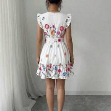 Vestido casual de vacaciones con estampado floral, sin mangas, cuello cuadrado, cintura ceñida y volantes en el bajo, adecuado para carnaval, Día del Trabajo, Pascua, vuelta al colegio, Día del Maestro, estudiante, campus, viaje, verano - Multicolor - Ver 3