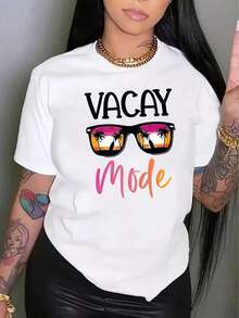 Camiseta de Mujer de 180g con Estampado Temático de Resort Blanco - Estampado de Palmeras Tropicales y Vacaciones, Manga Corta, Cuello Redondo, con la Inscripción "VACAY" y Diseño de Gafas Elegantes, Ropa de Playa Ligera para Primavera/Verano, Estilo Casual de Resort (Lavable a Máquina) - Camiseta Casual Versátil con Combinación de Colores, Corte Holgado con Divertidos Estampados Temáticos de Vacaciones, Perfecta para Viajes a la Playa y Uso Diario. blusas para mujer>ropa - Blanco - Ver 1