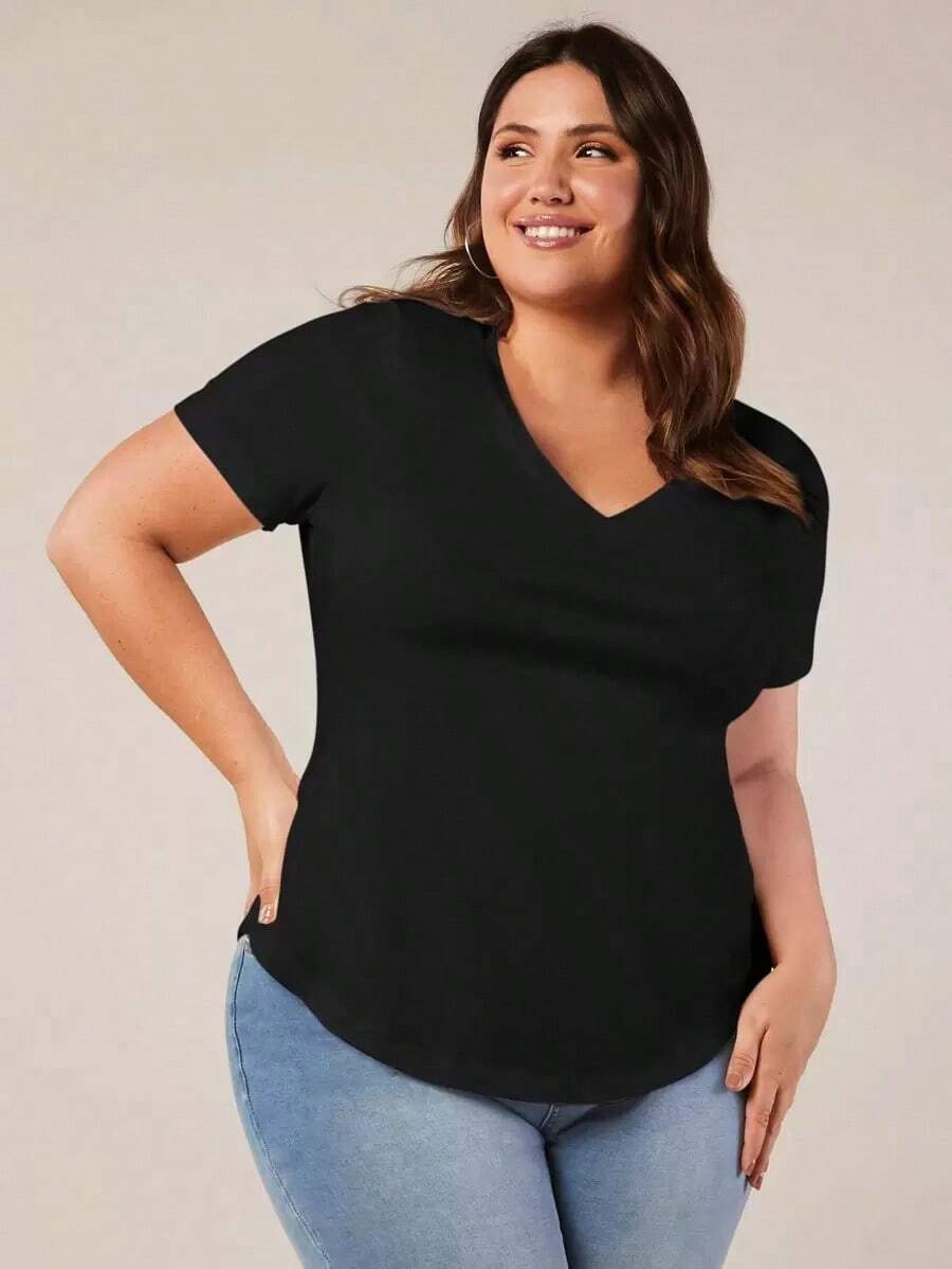 BASICS Camiseta casual versátil de manga corta y cuello en V de talla grande para mujer - Negro - Ver 1