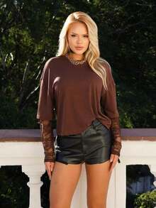 Camiseta de mujer de primavera: Elegante camiseta de cuello redondo marrón ajustada, de estilo dulce y picante, con mangas de encaje, cómoda parte superior, adecuada para uso casual, elegante, simple y camiseta casual de color marrón café - Café integral - Ver 6