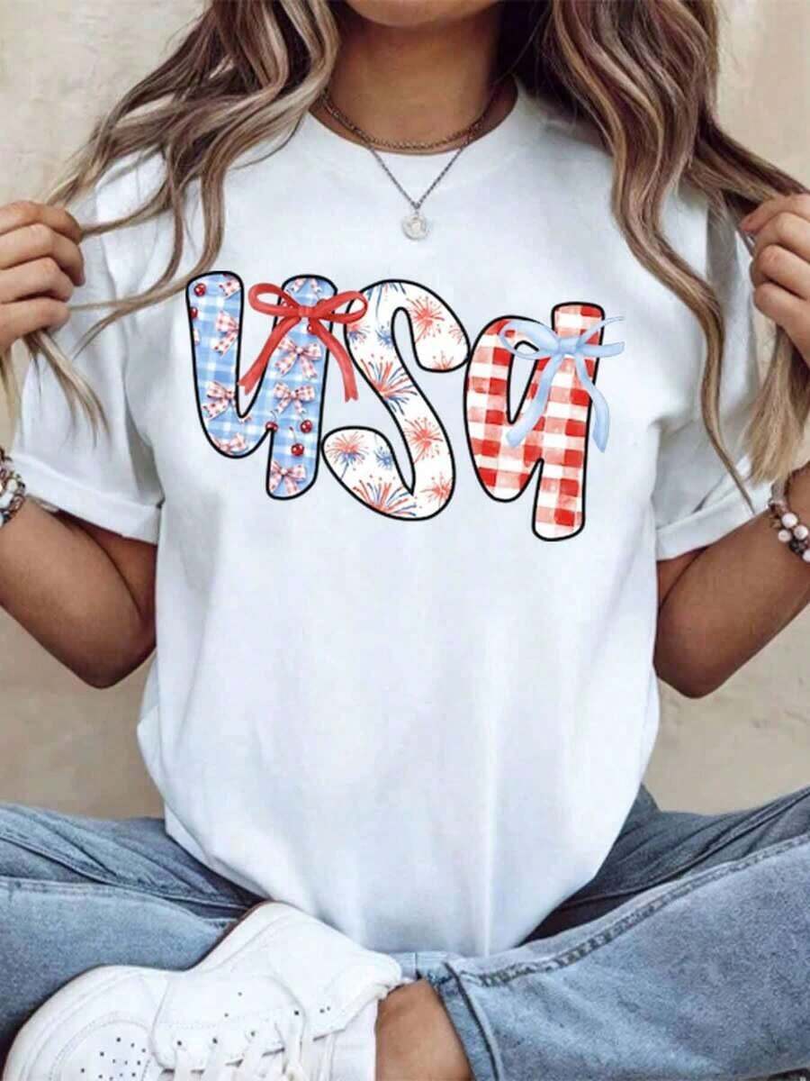 Women's Patriotic T-Shirt With US Flag, Red And Blue Floral Pattern, Fourth Of July Celebration, Independence Day, Casual Summer T-Shirt, 220g - Urban Vintage Style, Unisex, Loose Fit, Cotton, Short Sleeve, Crew Neck, 100% Pure Cotton - 白色 - 查看 1