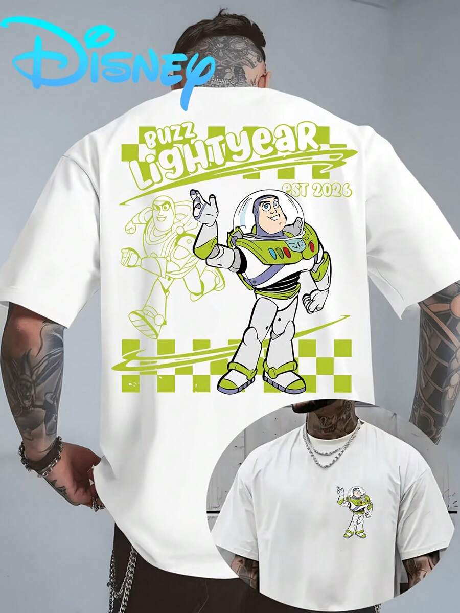 (Disney Licensed)Disney Toy Story Buzz Lightyear "Est. 2026" Graphic Tee Men's Oversized Crew Neck Short Sleeve T-Shirt, Casual Streetwear With Checkerboard Space Ranger Print, Retro Sci-Fi Style Loose Fit Casual Top, Mens Clothes, Men, Ropa De Hombre, Summer Clothes, Men Shirts, Graphic Tees, Disney Outfits Men, Graphic Tees, Camisetas Para Hombre, Camisas Para Hombre, Summer Outfits For Men, Father's Day Gift, Perfect Gift For Family And Friends, Which Are Necessary For Birthday Parties, Disney Shirts, Mens Clothes, Summer Clothes, Officially Licensed Disney T-Shirts, Disney Men's And Women's Spring/Summer Fashion Casual Short-Sleeve T-Shirts - trắng - Xem 1