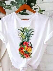 Tropical Vibrancy, Floral Pineapple. Pineapple Print Composed Of Flowers. Spring-Summer Round Neck T-Shirt, Casual And Fashionable For Women. Suitable As A Gift. Women's T-Shirt. Blouses > Elegant. Boho Chic. Soft, Breathable And Comfortable Women's Top, Ideal For Spring, Summer And Autumn, Perfect For Vacations, Travel And Everyday Wear. - 白色的 - 查看 2