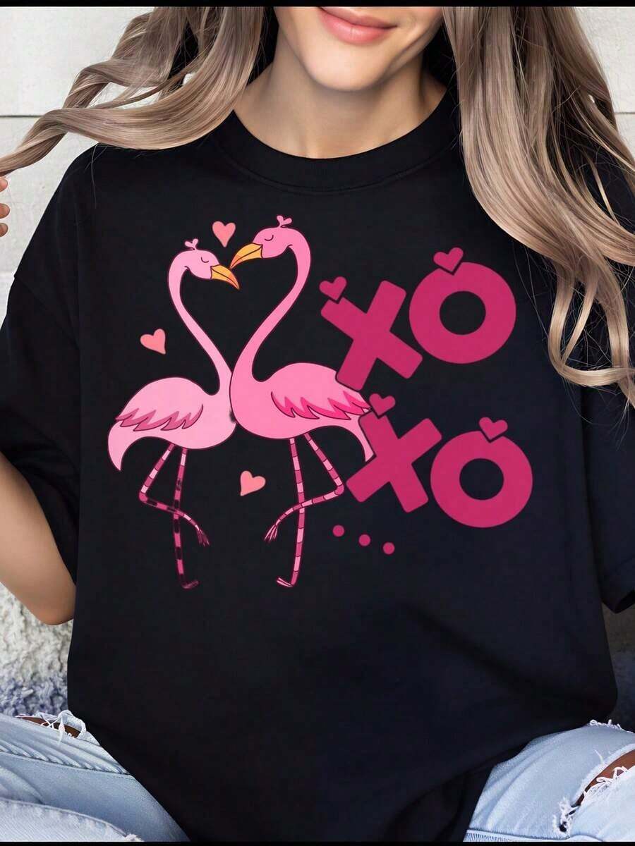 Women's T-Shirt, Flamingo Xoxo Love Couple T-Shirt, Romantic Valentine's Day Gift For Women, Black T-Shirt With Cute Pink Flamingo Heart Design - 黑色 - 查看 1