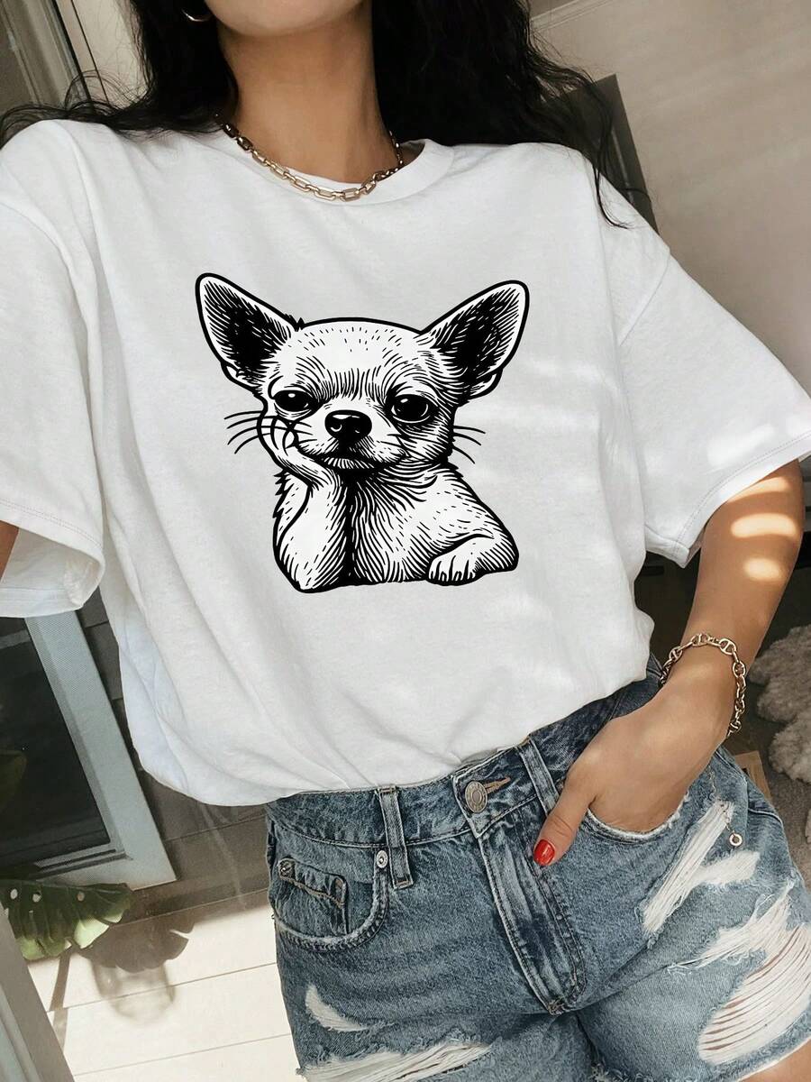 Limited Time Offer, Limited Quantities, Flash ! Women's Casual Shirts, Women's Polyester T-Shirts, Stylish Shirts. T-Shirts With A Print Of A Chihuahua Resting Its Chin On Its Paw. Easy And Cool-Looking Short-Sleeve Tops. Comfortable And High-Quality Tops For Spring And Summer. Perfect For Everyday Fashion And A Great Gift For Women. - 白色 - 查看 1