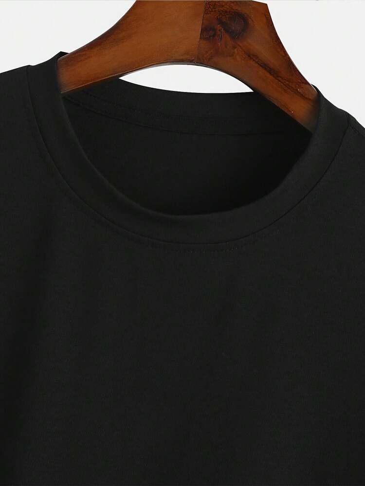 1 pieza de camiseta de moda casual para hombres y mujeres, talla grande, nueva, con cuello redondo y manga corta. Presenta un hermoso patrón de mariposa morada y lunares. Hecha a máquina, transpirable, de corte holgado, 100% confeccionada, adecuada para todas las estaciones. Versátil, fácil de combinar, para uso diario, estilo urbano, para vacaciones, para uso en fines de semana. - Negro - Añade 3