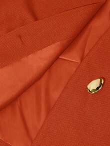 Chaqueta de mujer con cuello en V elegante, hombros anchos, bajo asimétrico, botones decorativos y mangas cortas, diseño minimalista y versátil para el uso diario - Naranja - Ver 7