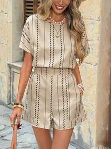 Conjunto de 2 piezas casual y elegante para primavera/verano con blusa de cuello redondo con estampado floral vintage y dobladillo recogido, y shorts con bolsillo con volante en la cintura - Multicolor 15 - Ver 3