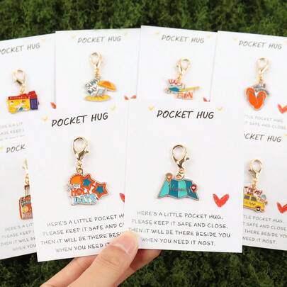 Bộ 8 móc khóa chủ đề du lịch mùa hè với hình máy bay, vali, bản đồ thế giới và nhiều hình khác - Móc khóa hợp kim kẽm, thích hợp cho túi xách và ba lô - Món quà hoàn hảo cho người thích du lịch và người yêu thích viết nhật ký.