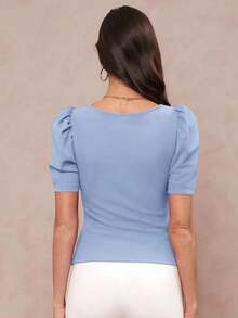 Blusa de mujer con cuello de corazón, manga gigot y ajuste ceñido en color rosa - Celeste - Ver 2