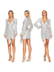 Women's Champagne-Colored Sequined Dress With A Deep V-Neck, Long Bell Sleeves, And An Asymmetrical Draped Mini Design. The Stretchy, Shiny Fabric Is Ideal For Evening Parties, Birthdays, And Winter Festive Events. Its Glamorous And Sexy Style Is Perfect For Elegant Dinners And Celebrations. - 銀色 - 查看 1