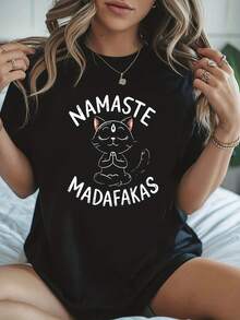 Camiseta para mujer - Divertido estampado de meditación y símbolo Om, slogan sassy de canto sánscrito, top casual de cuello redondo en blanco y negro para, y atuendo casual - Camiseta elástica media para primavera y verano - Negro - Ver 6