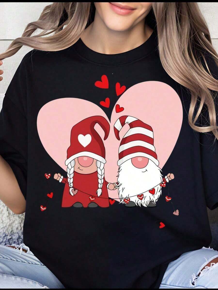 Women's T-Shirt, Valentine's Day Heart And Cute Gnome Couple Design T-Shirt, 's T-Shirt, Romantic Valentine's Day Gift, Cartoon Print Top - 黑色 - 查看 1