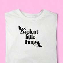 Cute Premium Unisex Casual T-Shirts - Officially Licensed Fourth Wing Merch, Featuring Fourth Wing, Iron Flame, Violet Sorrengail, Sy Reader, Bookish, And Rebecca Yarros. Experience Unmatched Comfort And Durability With Our 220gsm 100% Cotton T-Shirt. Designed For Those Who Value Quality And Substance, This Tee Offers A Structured Fit, A Soft Texture, And Long-Lasting Durability. Perfect For Casual Wear, Layering, Or As An Everyday Essential, It's Breathable Yet Resilient-Your New Favorite Shirt. 2025 - 白色 1 - 查看 6