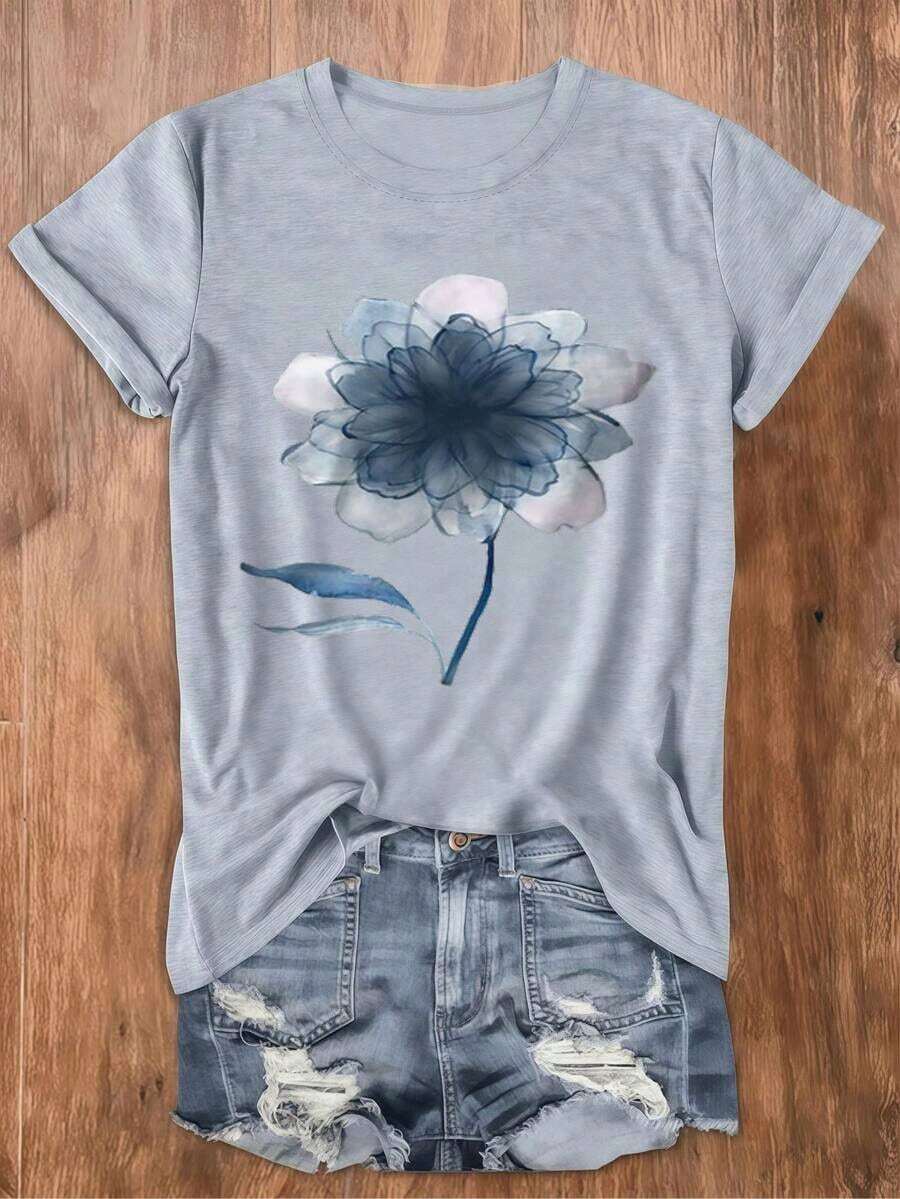 Camiseta Artística con Diseño Floral Translúcido y Estilizado, Pétalos en Degradado Azul y Blanco sobre Fondo Negro, Algodón Suave, Cuello Redondo Casual, Cómoda y Versátil, Estilo Deportivo, Diseño Etéreo de Ensueño para Mujer - Gris Claro - Ver 1