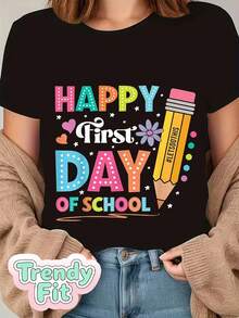 Camiseta Estampada para Mujer - Camiseta Casual de Manga Corta y Cuello Redondo con Colorido Diseño HAPPY First DAY of SCHOOL en Negro, Corte Relajado para Todas las Estaciones, Perfecta para Uso Diario y Atuendos de Regreso a Clases (Lavable aáquina). - Negro - Ver 1