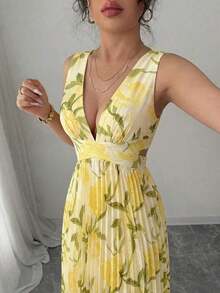 a Vestido elegante y romántico para mujer con cuello en V sin mangas, cintura hueca, plisado en línea A y estampado floral - Amarillo claro - Ver 5