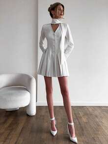 Long-Sleeved Striped Dress With A V-Neck And A-Line Cut, Office Style 2026 - White - View 4