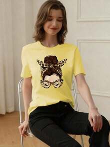 Short-Sleeved T-Shirt With A Round Neck, Relaxed Fit, And Simple Slogan Print, For Women, Ideal For Summer, Holidays, And Everyday Wear. Women's T-Shirt. White Blouses For Women. - 黃色 - 查看 2