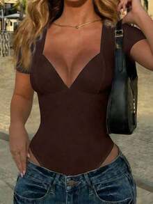 Nuevo lanzamiento de verano 2026: Mono de cuello en V profundo y cuello cuadrado de manga corta, elegante, estilizador, top de base que define la cintura, sexy y versátil para mujeres - Marrón - Ver 4